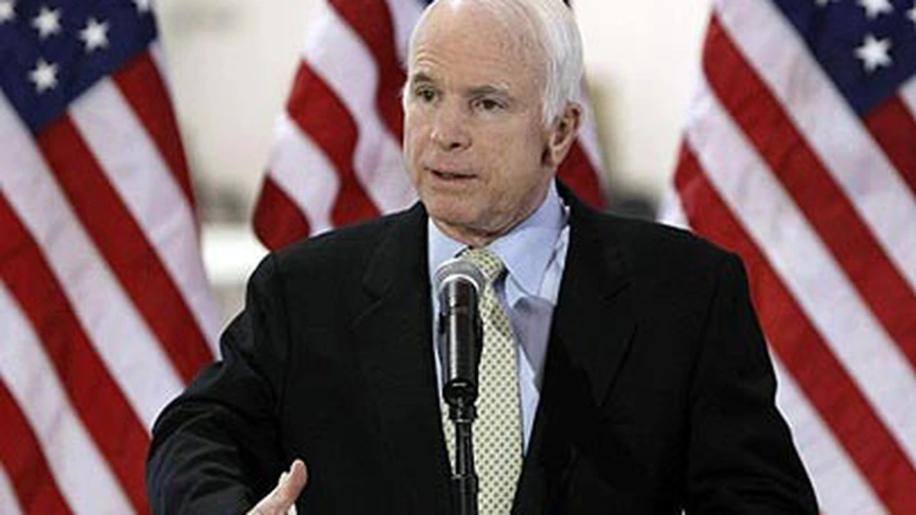 SUA: John McCain doreşte o legislaţie privind furnizarea de arme Ucrainei
