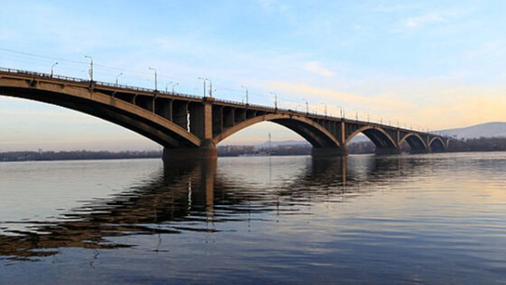 Rusia va construi un pod până în Crimeea în valoare de 3 miliarde de dolari