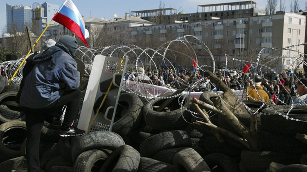 Ucraina: Rusia pune în aplicare 'o ocupare disimulată' a sud-estului ţării
