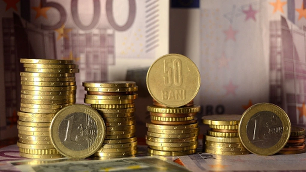 Cel mai slab leu din ultima lună - Euro ajunge la 4,45 lei. Curs BNR:  4,1501 lei/franc elveţian şi 3,9892 lei/dolar