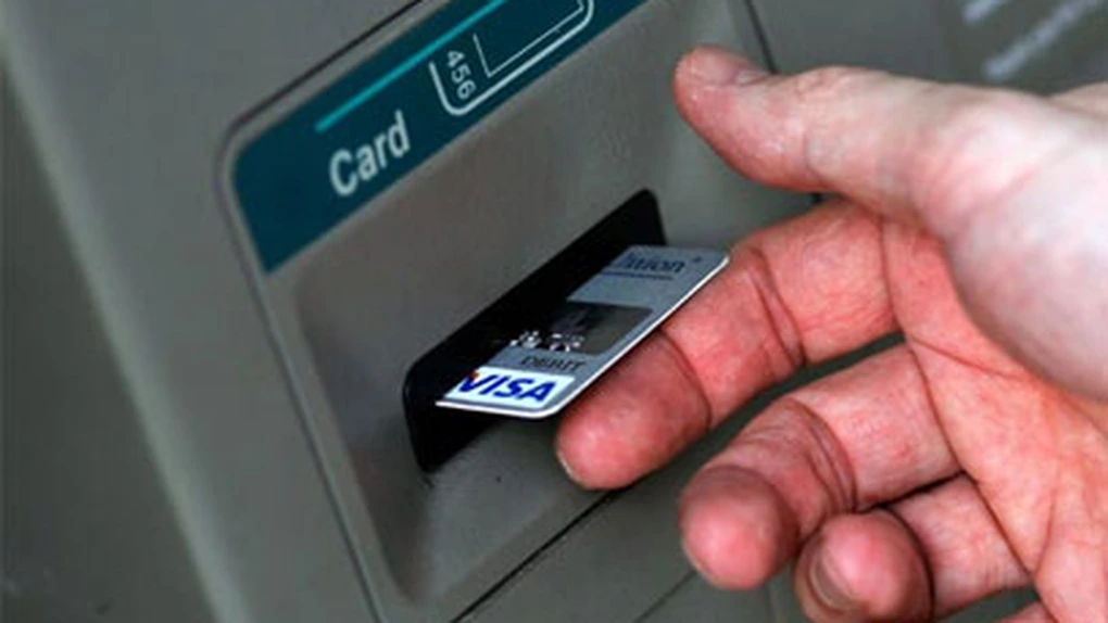Comisar european: Sunt departe de a fi mulţumit de cum este apărat europeanul de servicii financiare