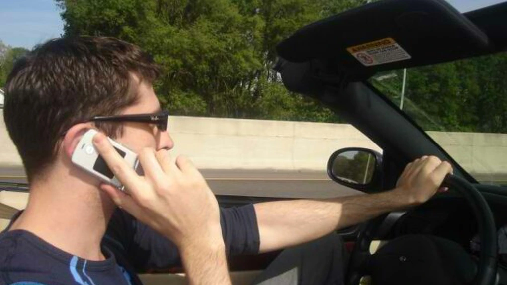 Britanicii vor suspendarea permisului auto 12 luni pentru vorbitul la telefonul mobil