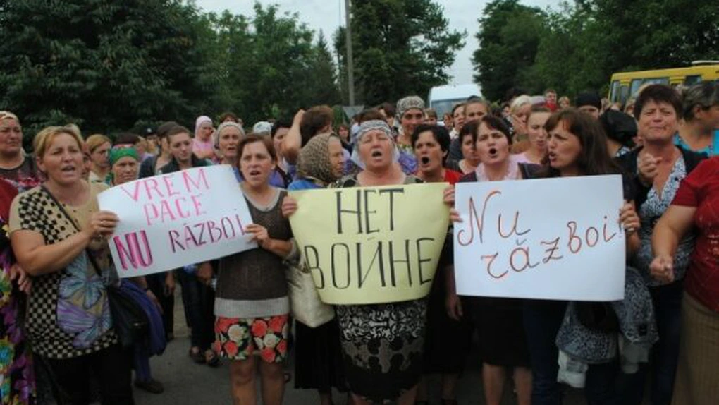 Proteste ale românilor din Cernăuţi împotriva mobilizării la război