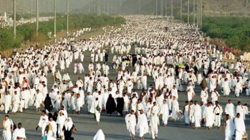 Pelerinaj la Mecca: Arabia Saudită așteaptă 2 milioane de credincioşi şi câştiguri de 8,5 miliarde dolari