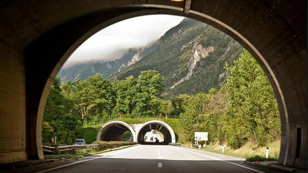 Cel mai lung tunel de autostradă din România, gata să fie scos la licitaţie pentru construcţie. Tunelul Meseş va avea 2,4 kilometri