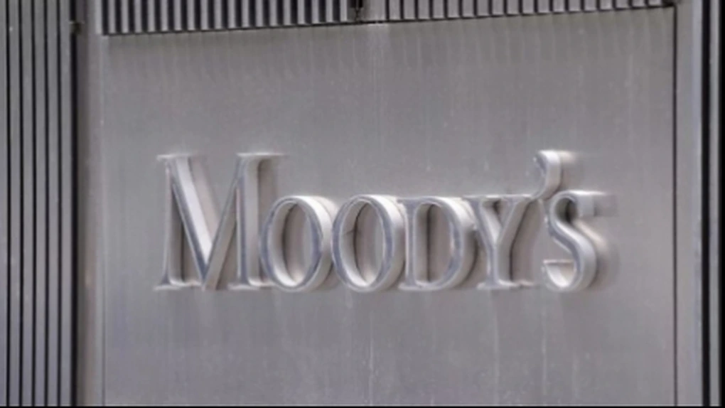 Peste 200 de bănci ar putea fi retrogradate de Moody's, după ce agenţia de rating va avea o metodologie nouă