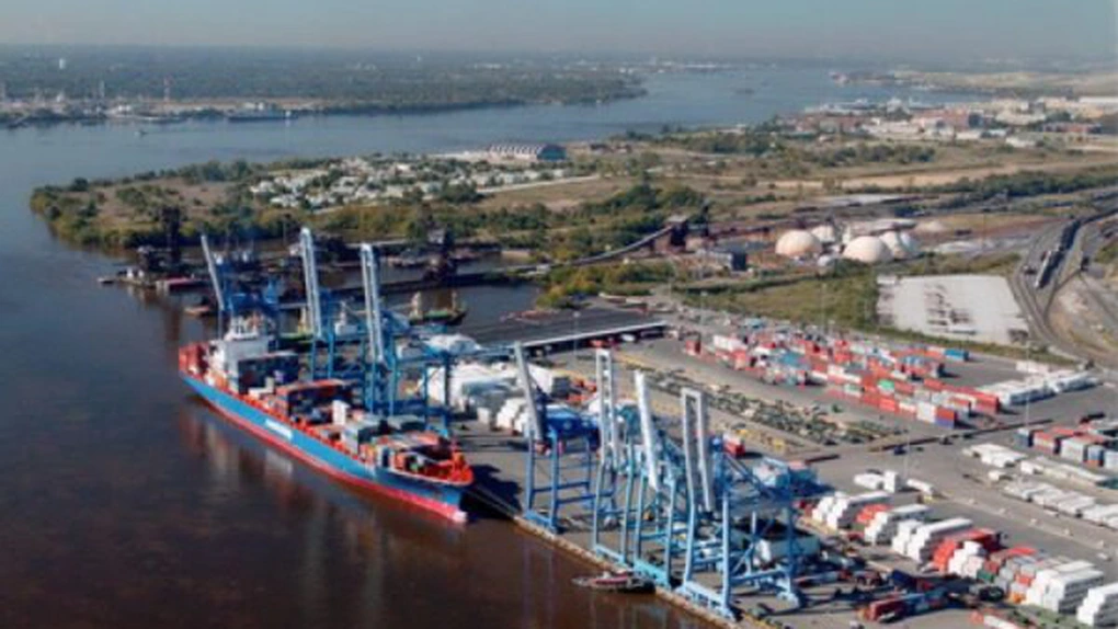 Cât de mult profită de comerţul exterior cei doi operatori din Portul Constanţa care sunt cotaţi la Bursă