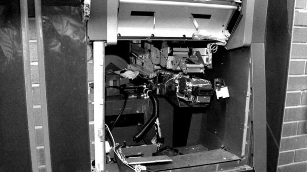 Doi români, arestaţi în Germania după ce au detonat bancomate. Au furat jumătate de milion de euro