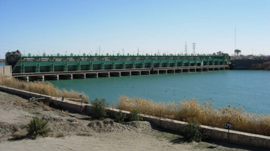 Statul Islamic a închis toate vanele barajului de la Ramadi, ameninţând zona cu o penurie de apă