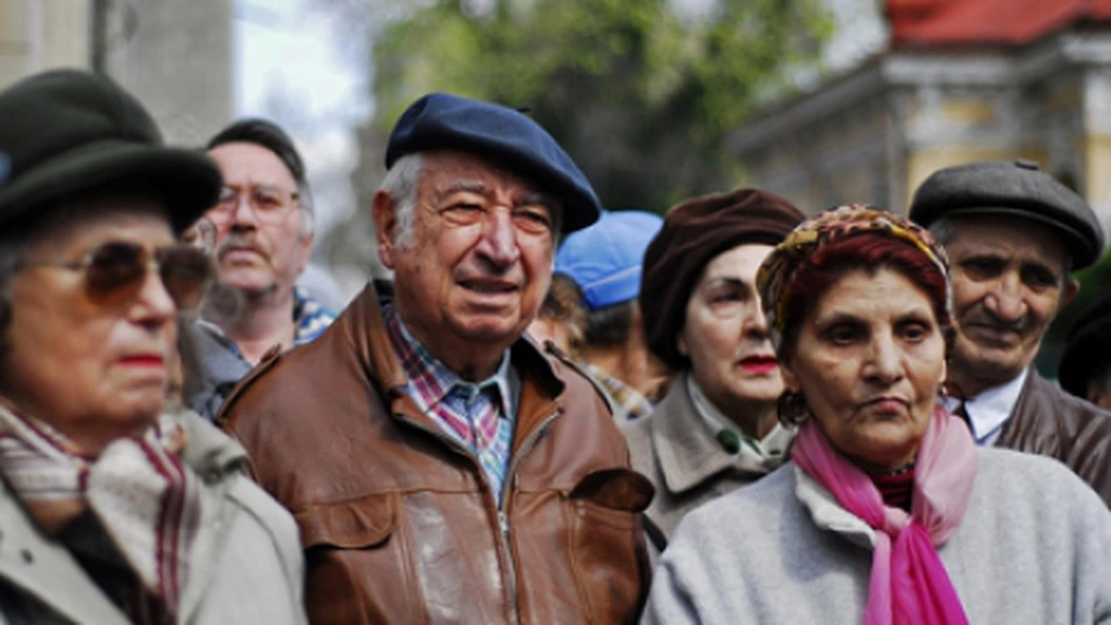 Câţi pensionari erau în România la sfârşitul primului trimestru din 2015. Pensia medie lunară a crescut cu 5%, la 890 lei