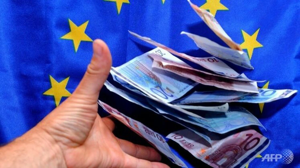 Eurogrupul deblochează o primă tranşă de ajutor de 23 miliarde de euro pentru Grecia