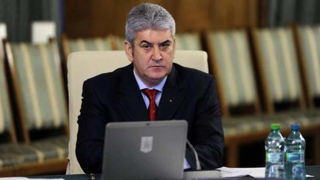 Decretele privind demisia lui Oprea şi numirea lui Cîmpeanu vicepremier şi ministru de Interne interimar, publicate în MO
