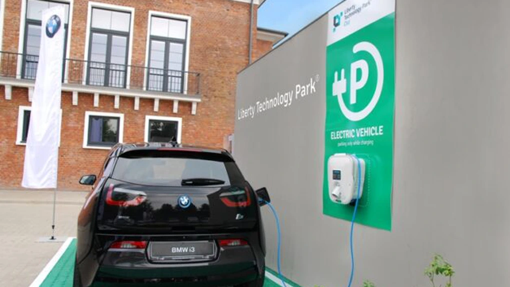 Liberty Technology Park a inaugurat prima priză publică de alimentare a mașinilor electrice din Cluj-Napoca