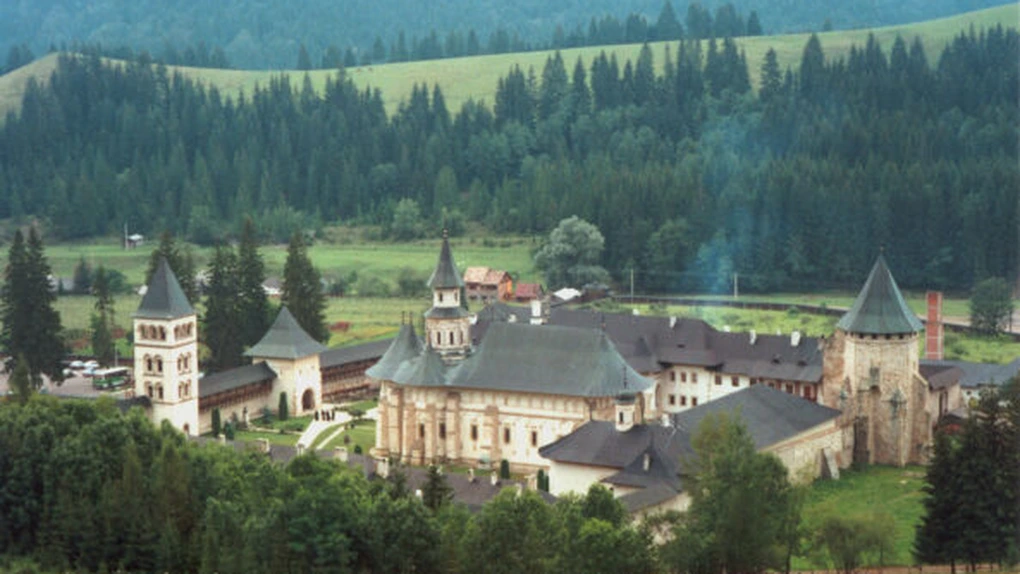 Mănăstirea Putna a atras fonduri europene de 2,5 milioane de euro pentru reabilitare