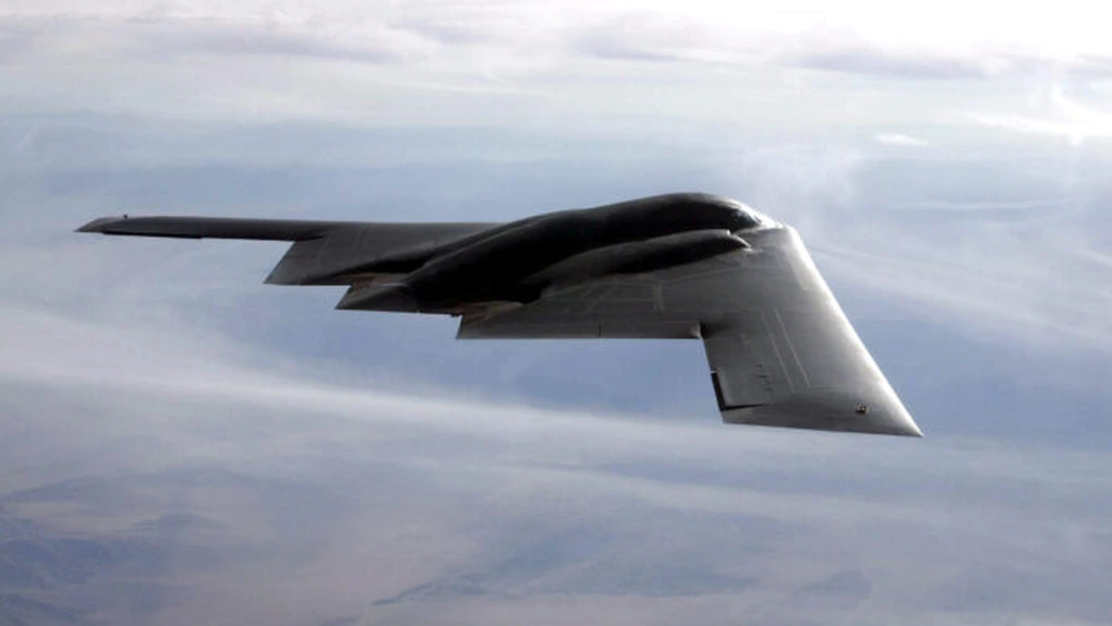 Noul bombardier invizibil american va scoate 55 miliarde de dolari din conturile Pentagonului
