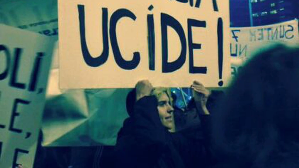 A patra zi de proteste în Piaţa Universităţii, la o săptămână de la tragedia din clubul Colectiv