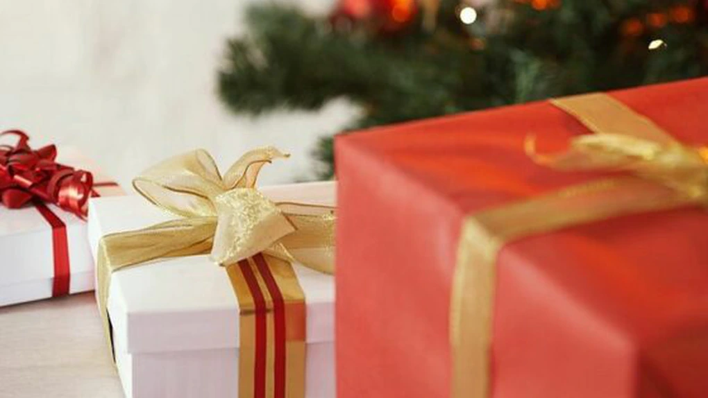 Românii care fac cumpărături online sunt dispuşi să aloce 620 lei pentru achiziţia cadourilor de Crăciun
