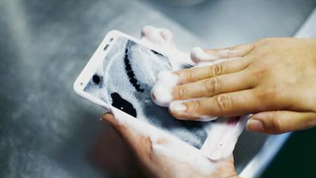 Smartphone incredibil făcut de japonezi. Apple nu va avea niciodată așa ceva