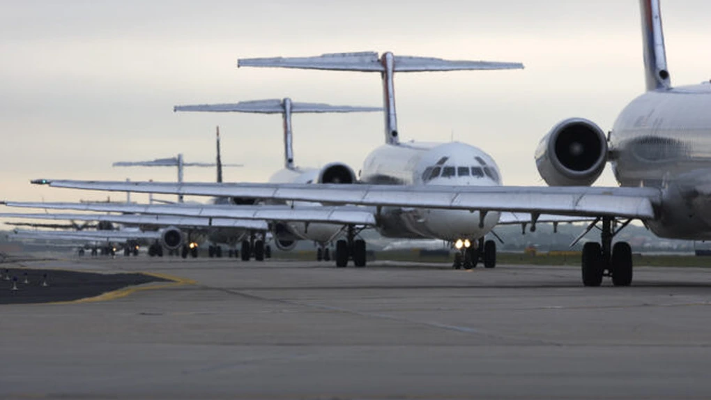 IATA: Profiturile companiilor aeriene vor atinge, în 2015, nivelul record de 36,3 miliarde de dolari