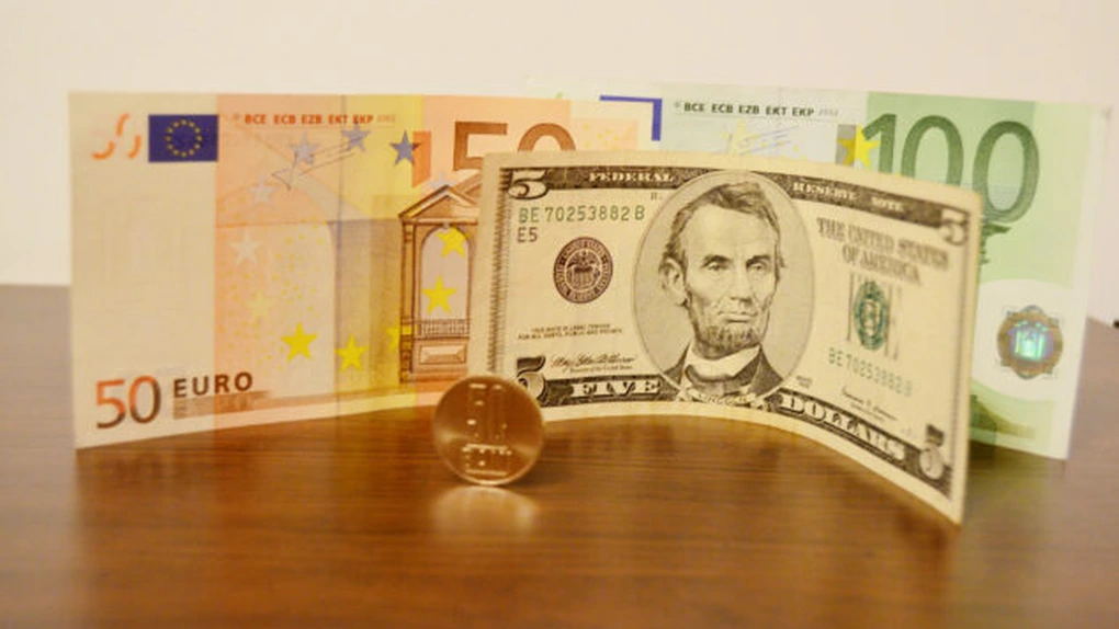 Prognoză oficială: Cât va fi cursul euro şi cel al dolarului în 2017