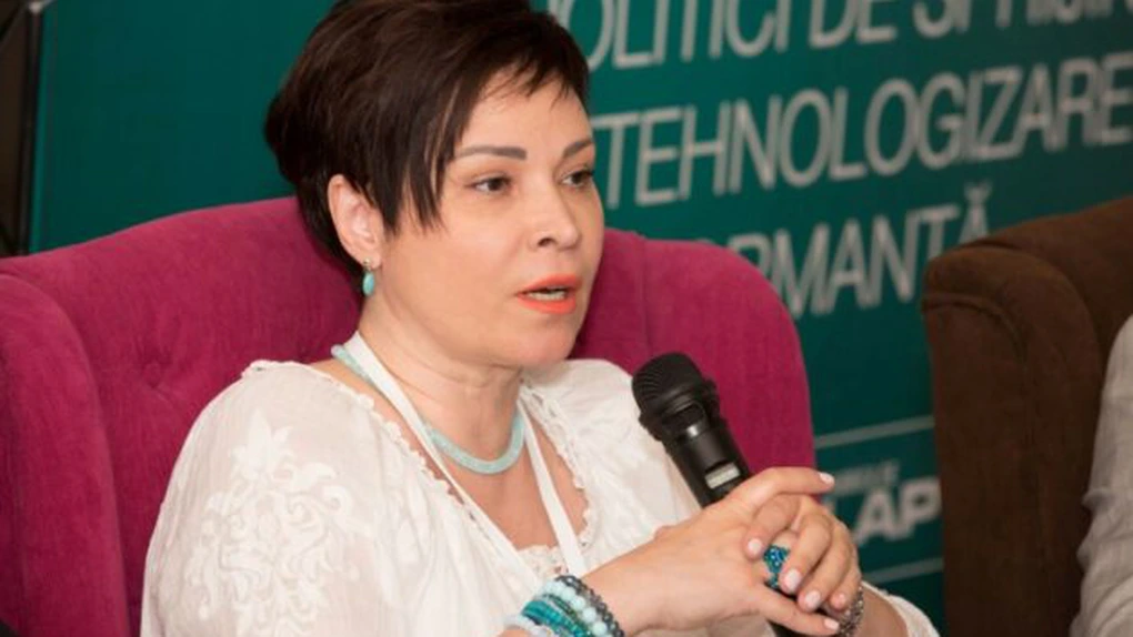 Delia Nica a demisionat de la AMRCR, după ce a lovit cu geanta o persoană care o filma la Ministerul Mediului