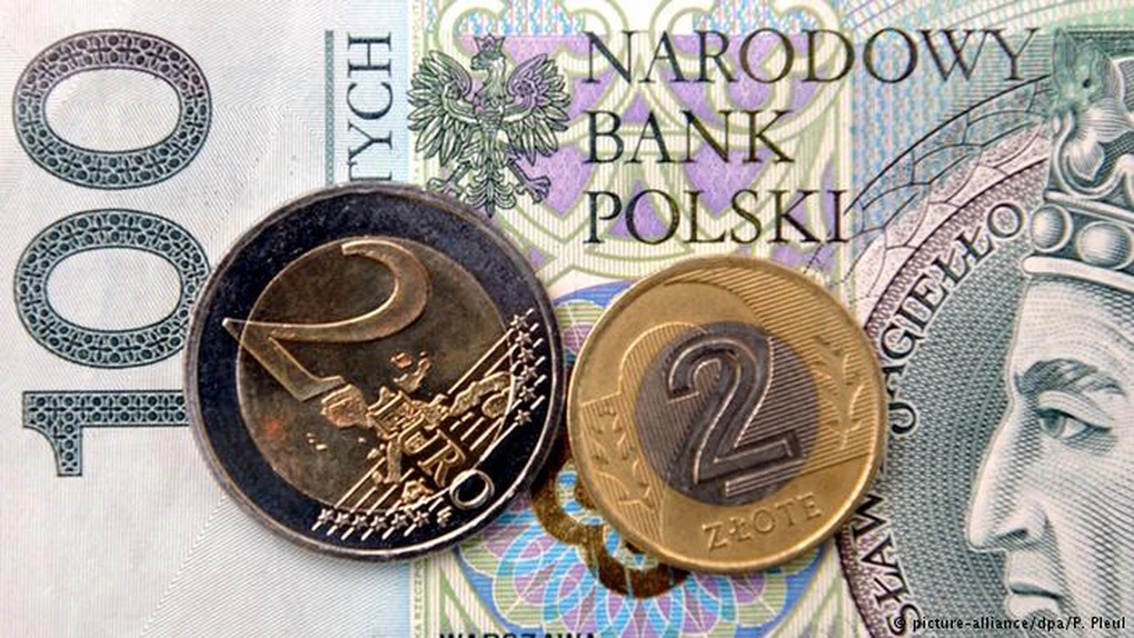 Polonia: Noua lege privind conversia în zloţi a creditelor în valută va costa băncile 17 miliarde dolari