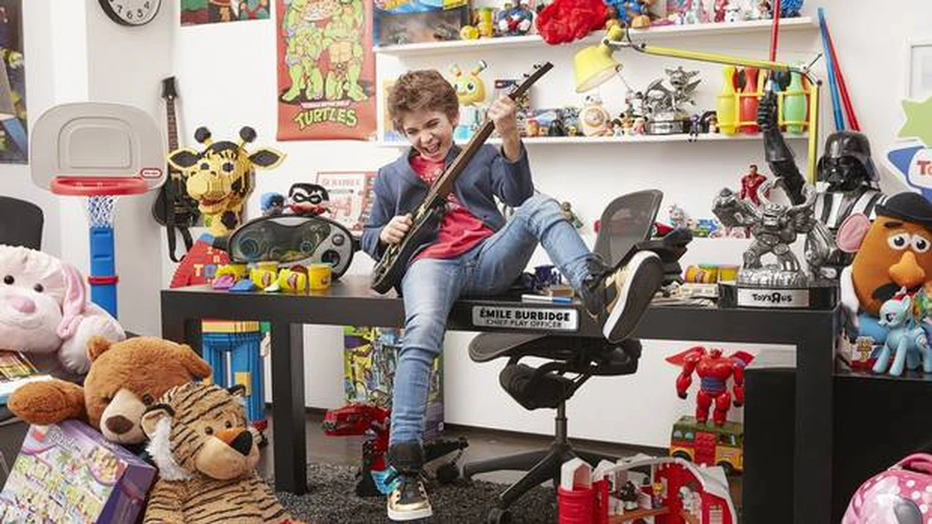 Un elev de 12 ani a devenit CEO la filiala canadiană a gigantului american de jucării Toys R Us