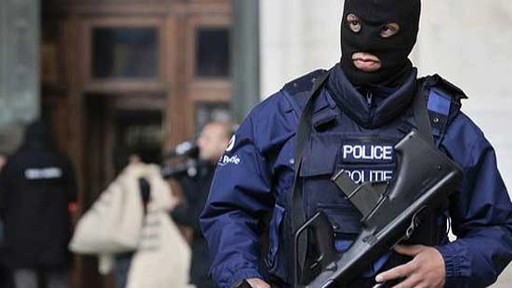 Poliţia franceză a reţinut patru persoane suspectate că pregăteau un atac iminent în centrul Parisului