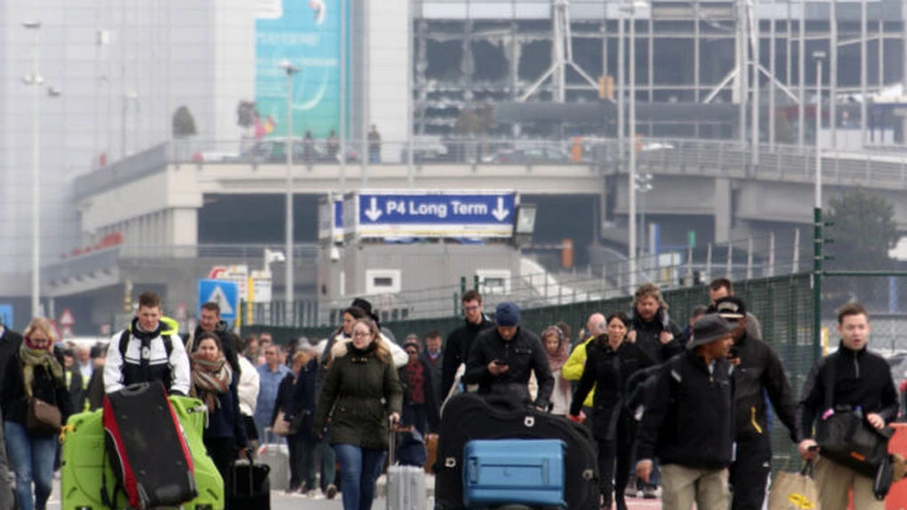 Bruxelles: Atentatorii au introdus 3 bombe pe aeroport, una nu a explodat. Regele se va adresa populaţiei