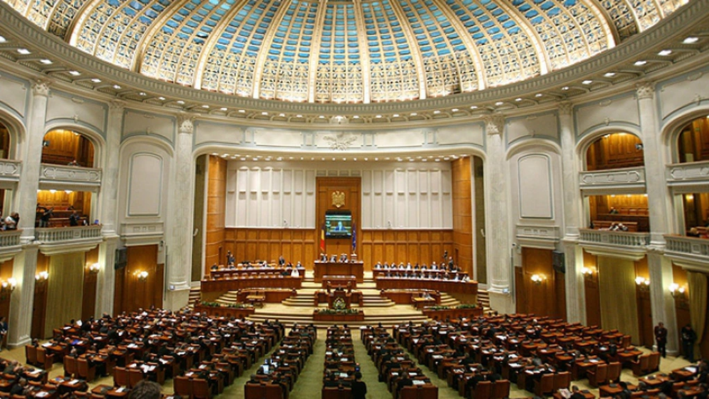 Şase proiecte de lege adoptate tacit marţi de Senat