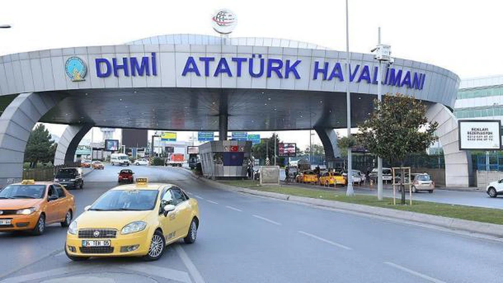 Aeroporturile din Istanbul reîncep să opereze zboruri, dar cu întârzieri