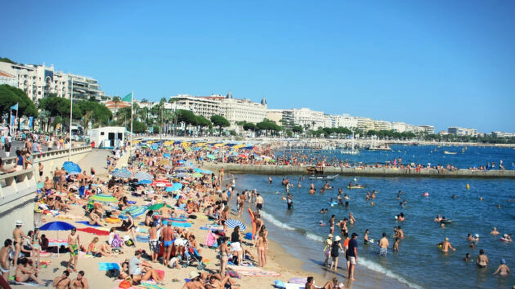 Genţile mari, interzise pe plajele din Cannes din cauza riscului de atentate