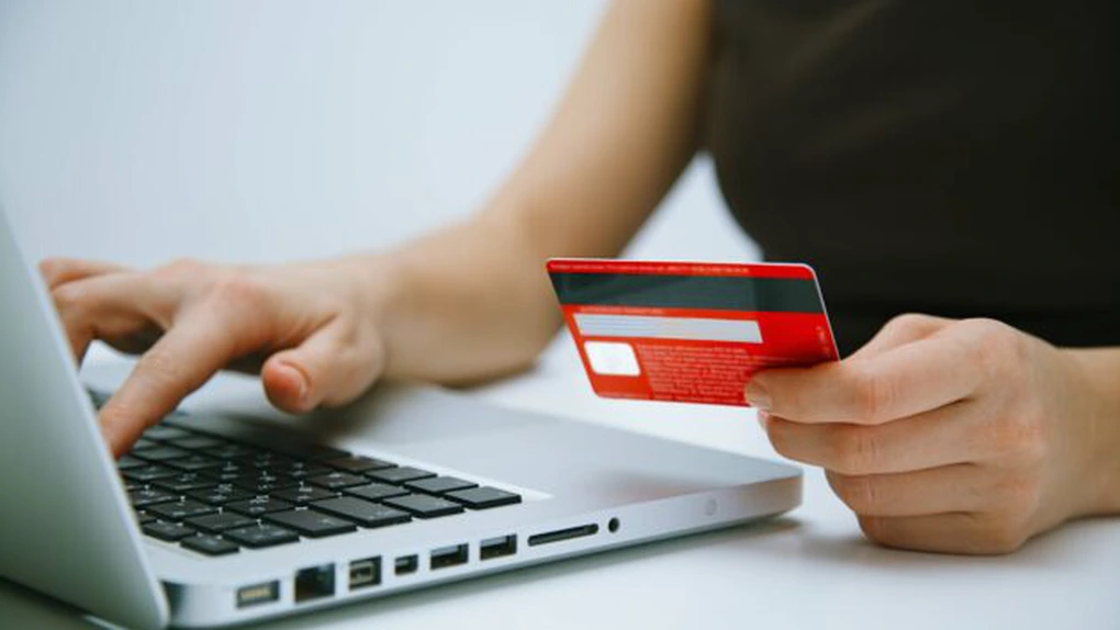 Plăţile online cu carduri Visa au crescut cu peste 50% în aprilie