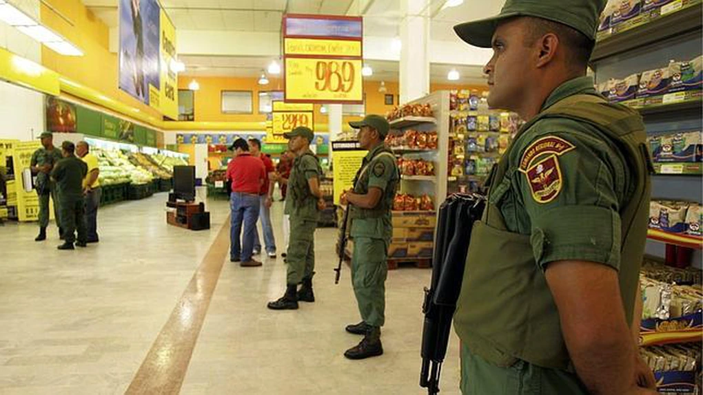 Venezuela recurge la a doua denominare în decurs de trei ani pe fondul hiperinflaţiei