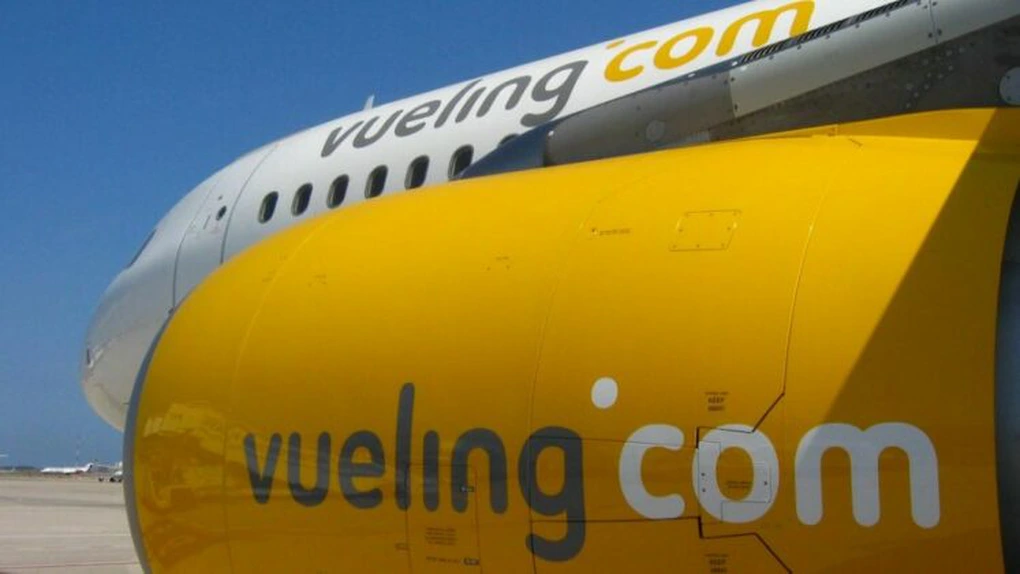 Probleme pe aeroportul din Barcelona după ce compania aeriană Vueling a anulat 19 zboruri