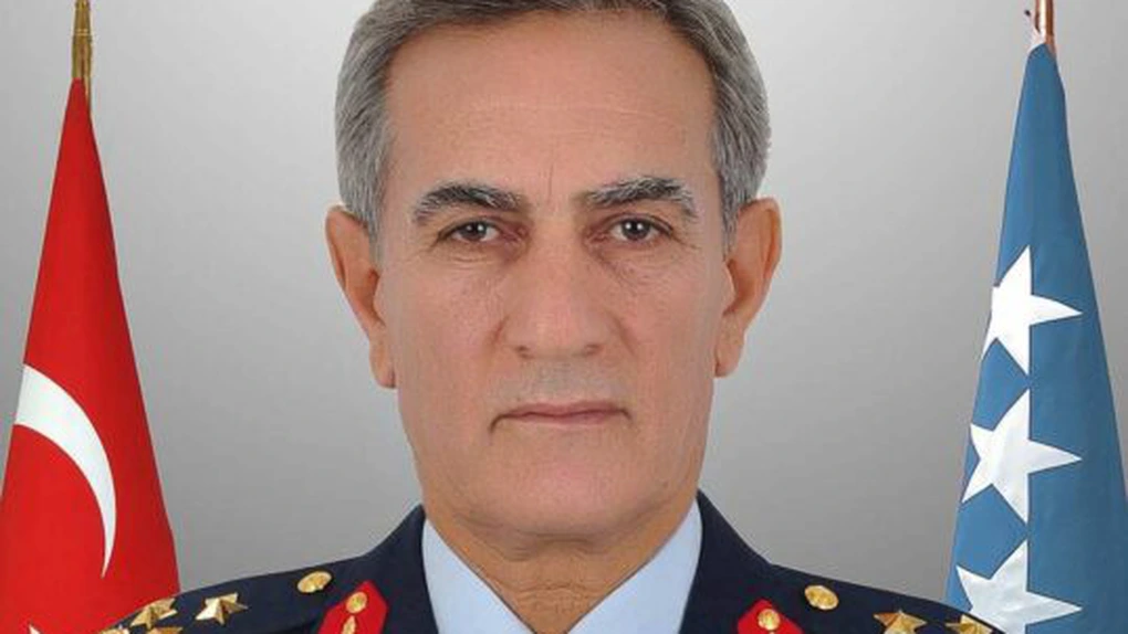 Turcia: Informaţii contradictorii privind declaraţiile la interogatoriu ale presupusului lider al puciului, generalul Akin Oz