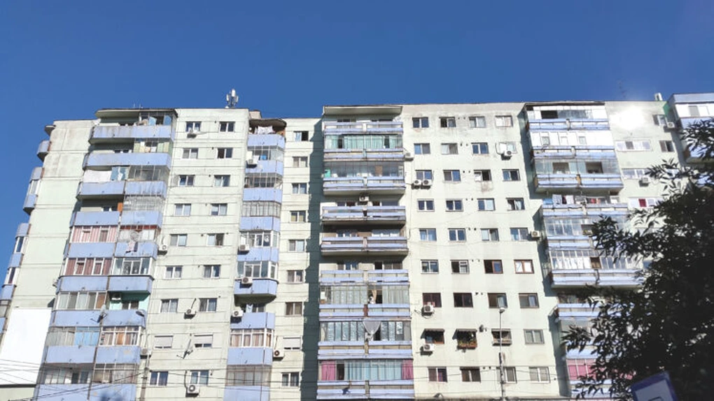 Preţul locuinţelor din Bucureşti a evoluat după suprafaţă. Garsonierele şi două camere s-au ieftinit, trei şi patru camere s-au scumpit