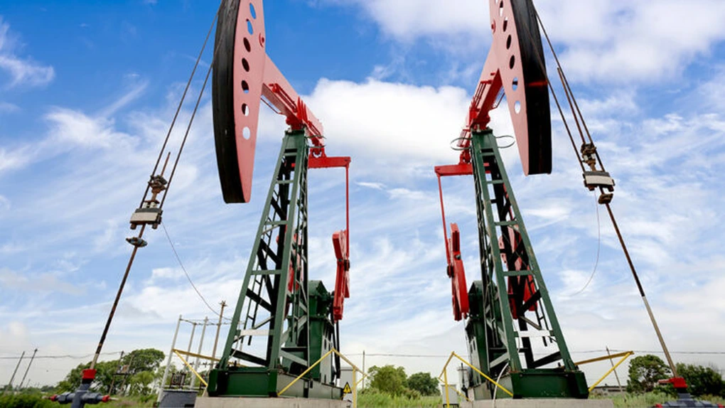 Cotaţia barilului de petrol a depăşit pragul de 70 de dolari pentru prima dată în ultimii patru ani