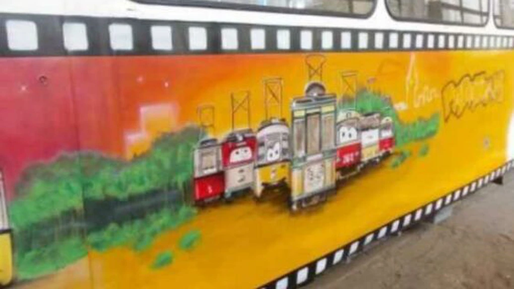 Tramvaie colorate cu graffiti în Capitală la cererea RATB