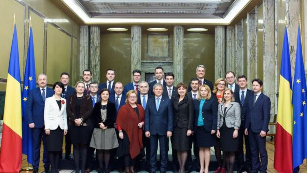 Dacian Cioloş, la ultima poza cu guvernul lui