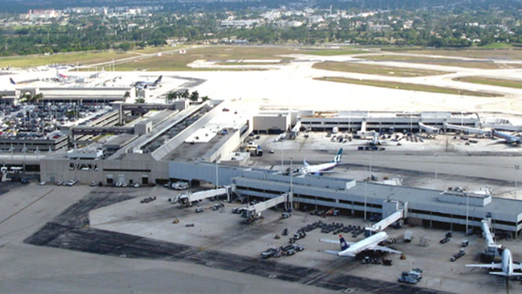 SUA: Mii de pasageri blocaţi pe aeroporturi din cauza unei defecţiuni a sistemului informatic al vămilor
