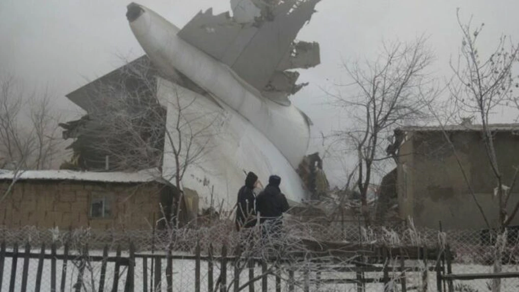 Un avion turcesc de transport marfă, prăbuşit în Kârgâzstan. Cel puţin 32 de morţi