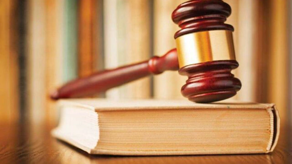 Comisia pe legile justiţiei: Raport de admitere la legile pentru statutul magistraţilor şi funcţionarea şi organizarea CSM
