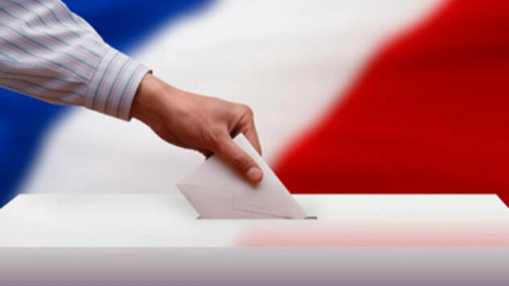 Alegeri Franţa: Macron conduce în faţa candidatei de extrema-dreaptă Marine Le Pen. Fillon, al treilea