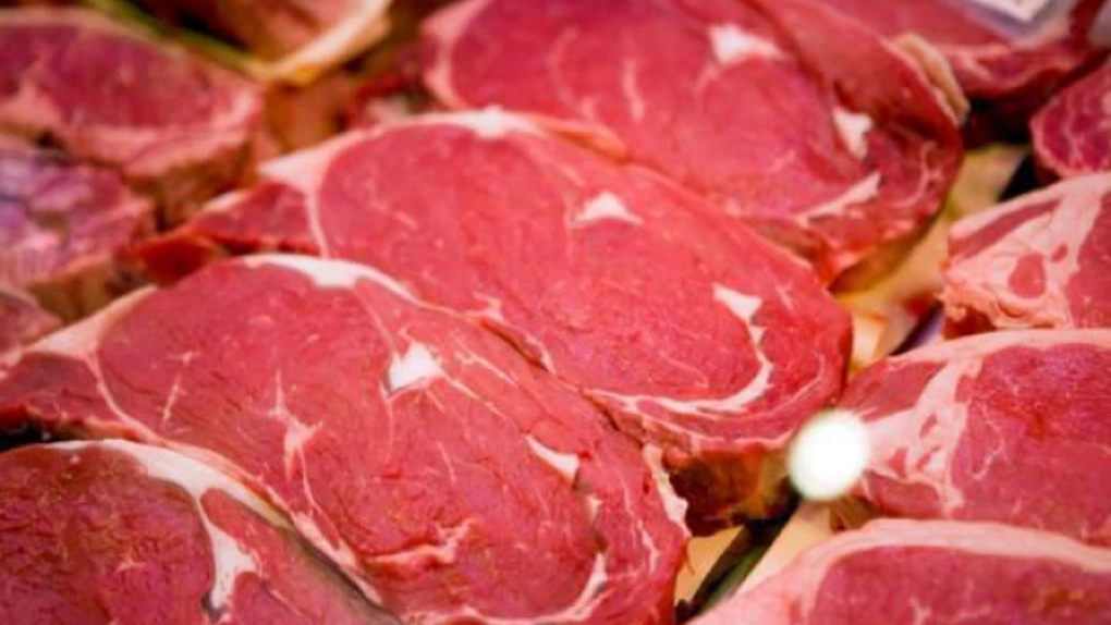 Carnea de porc se scumpeşte din nou. Preţurile sunt cu 15% mai mari decât anul trecut