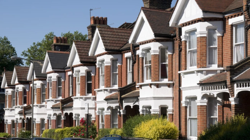 Preţurile locuinţelor din Marea Britanie au scăzut pentru prima dată din iunie 2015