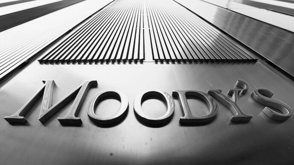 Moody's adoptă o perspectivă 