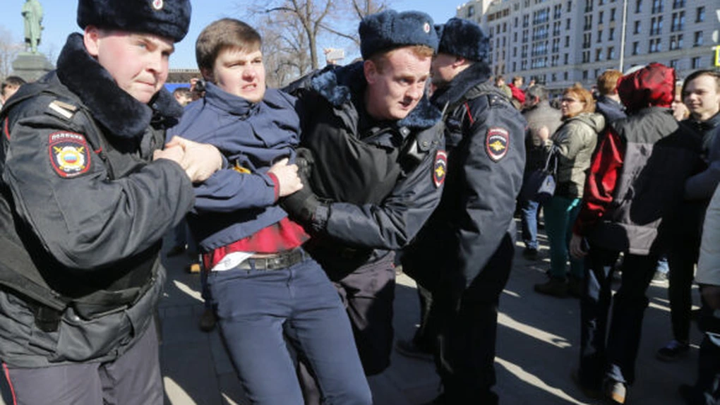 Noi manifestaţii în Rusia împotriva preşedintelui Putin şi peste o sută de arestări