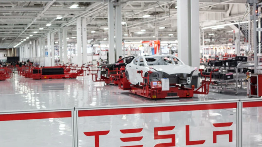 Tesla construieşte în China prima sa fabrică din afara SUA