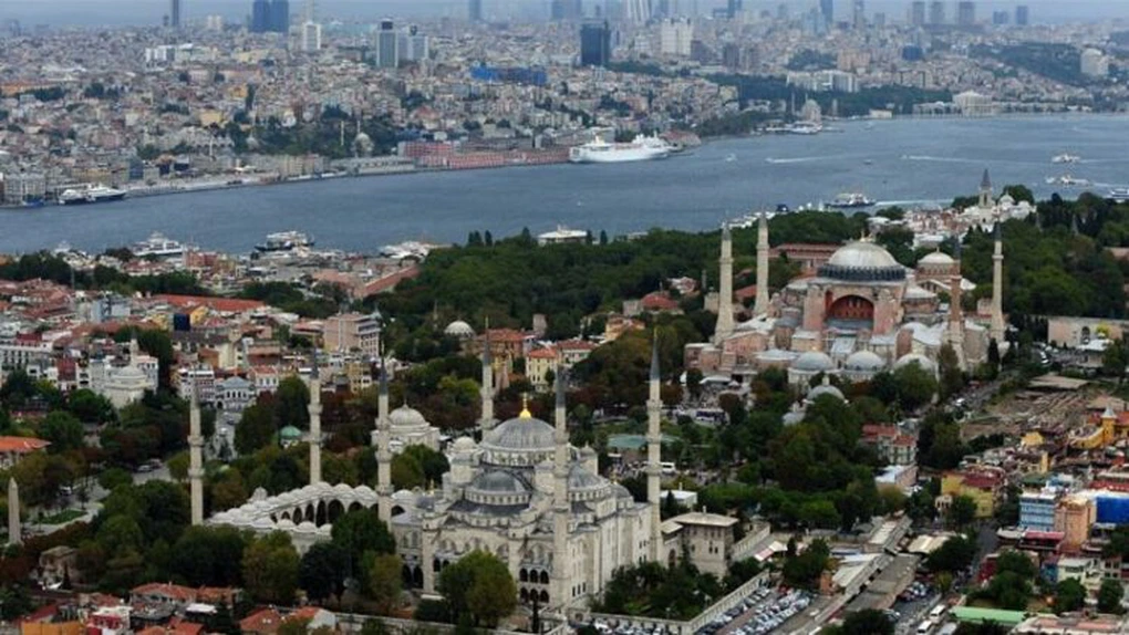 Turiştii străini încep să revină în Turcia